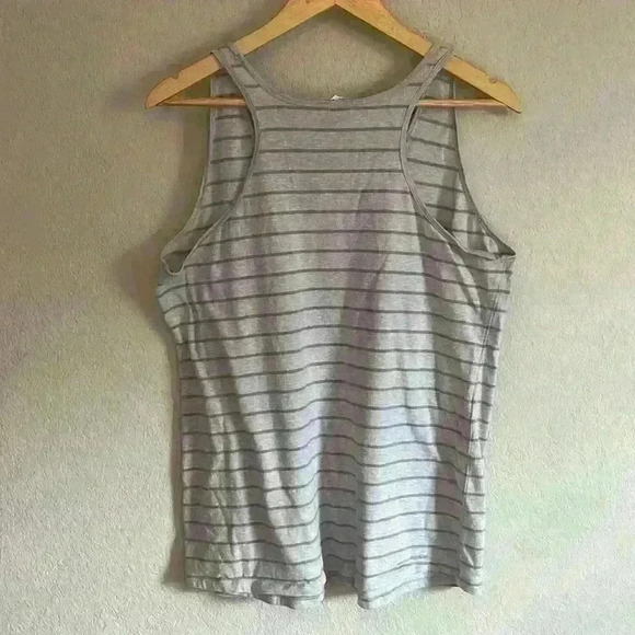 Under Armour Grey Striped Tank Women's XL - Picture 4 of 4